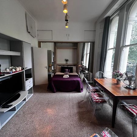 Hyde Park Studio Has Private Balcony With Tranquil Garden View Londra Exterior foto