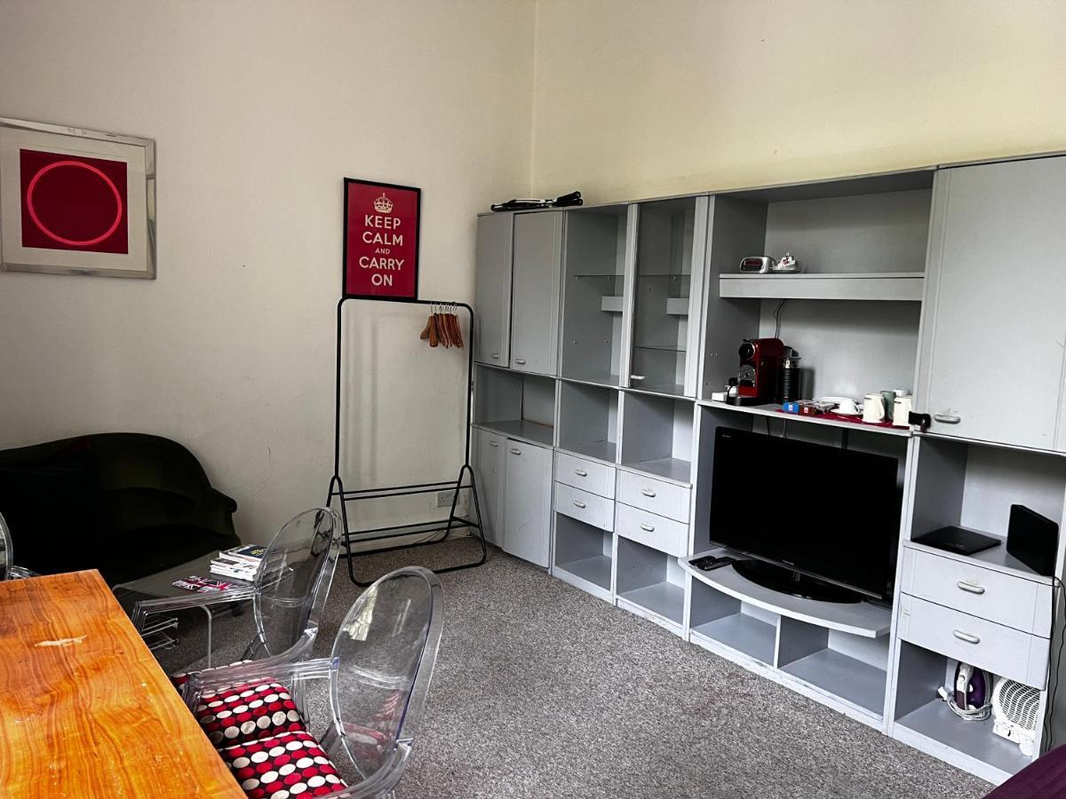 Hyde Park Studio Has Private Balcony With Tranquil Garden View Londra Exterior foto