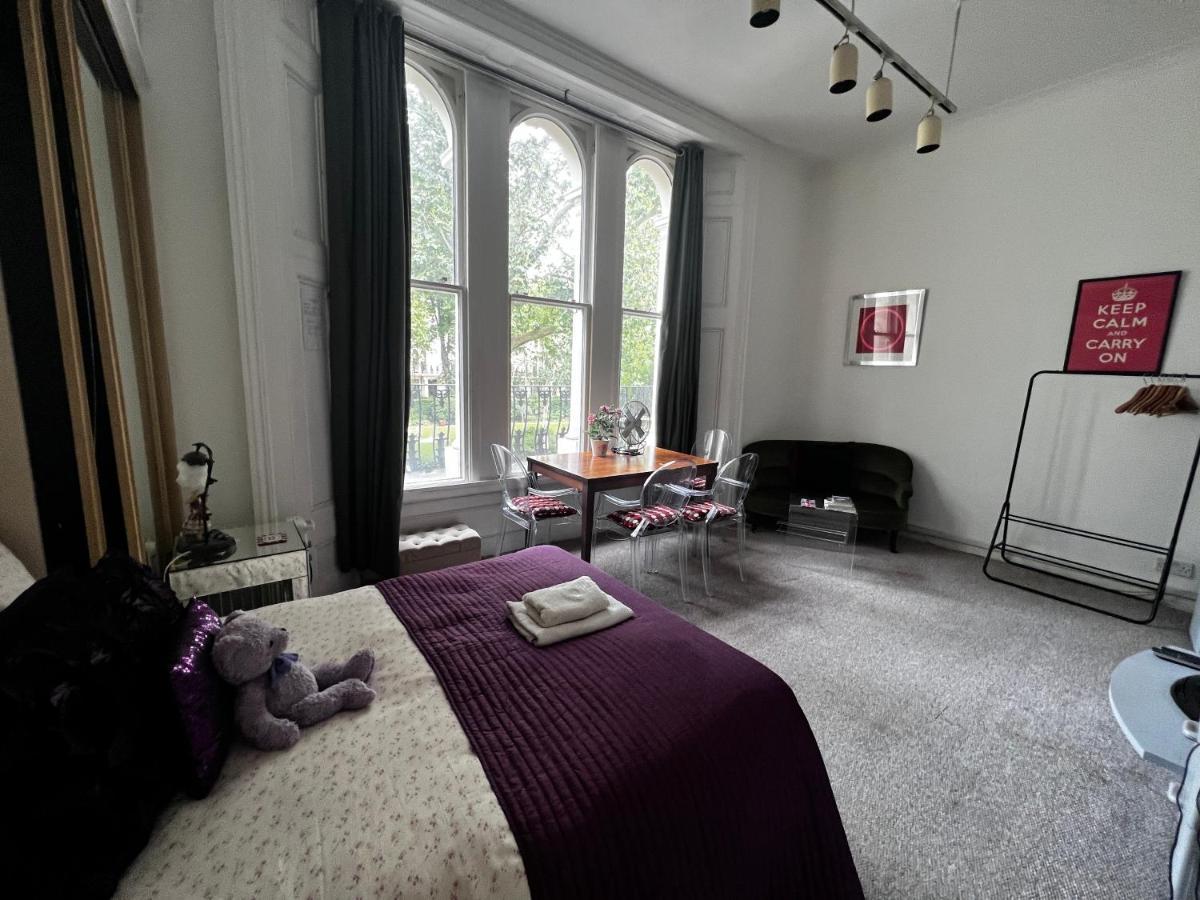 Hyde Park Studio Has Private Balcony With Tranquil Garden View Londra Exterior foto