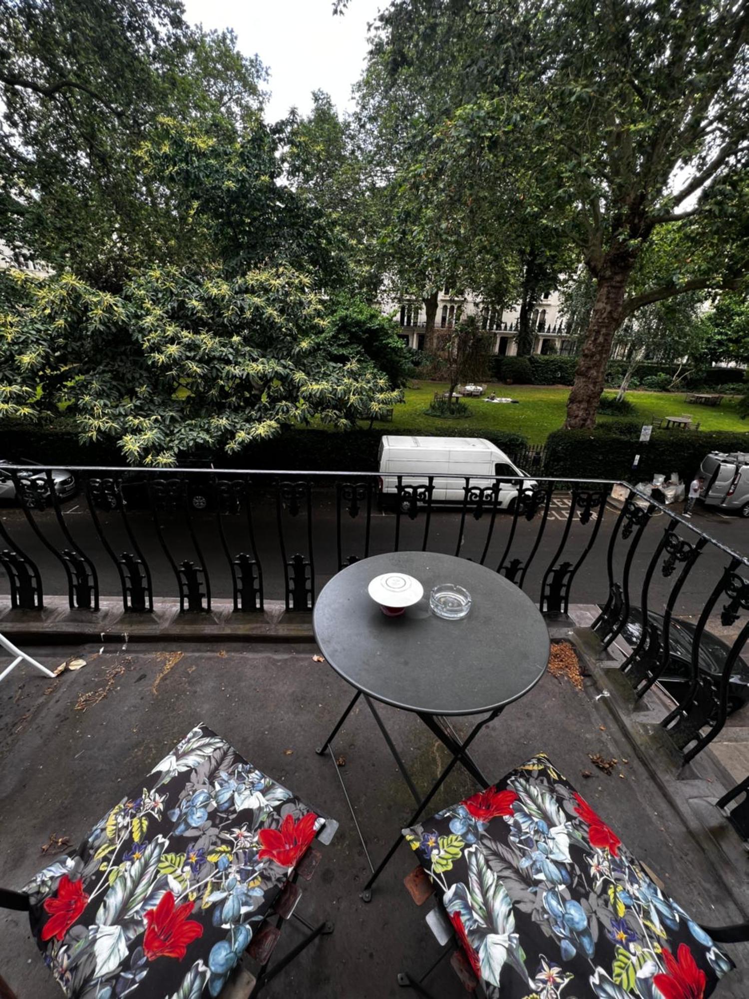 Hyde Park Studio Has Private Balcony With Tranquil Garden View Londra Exterior foto