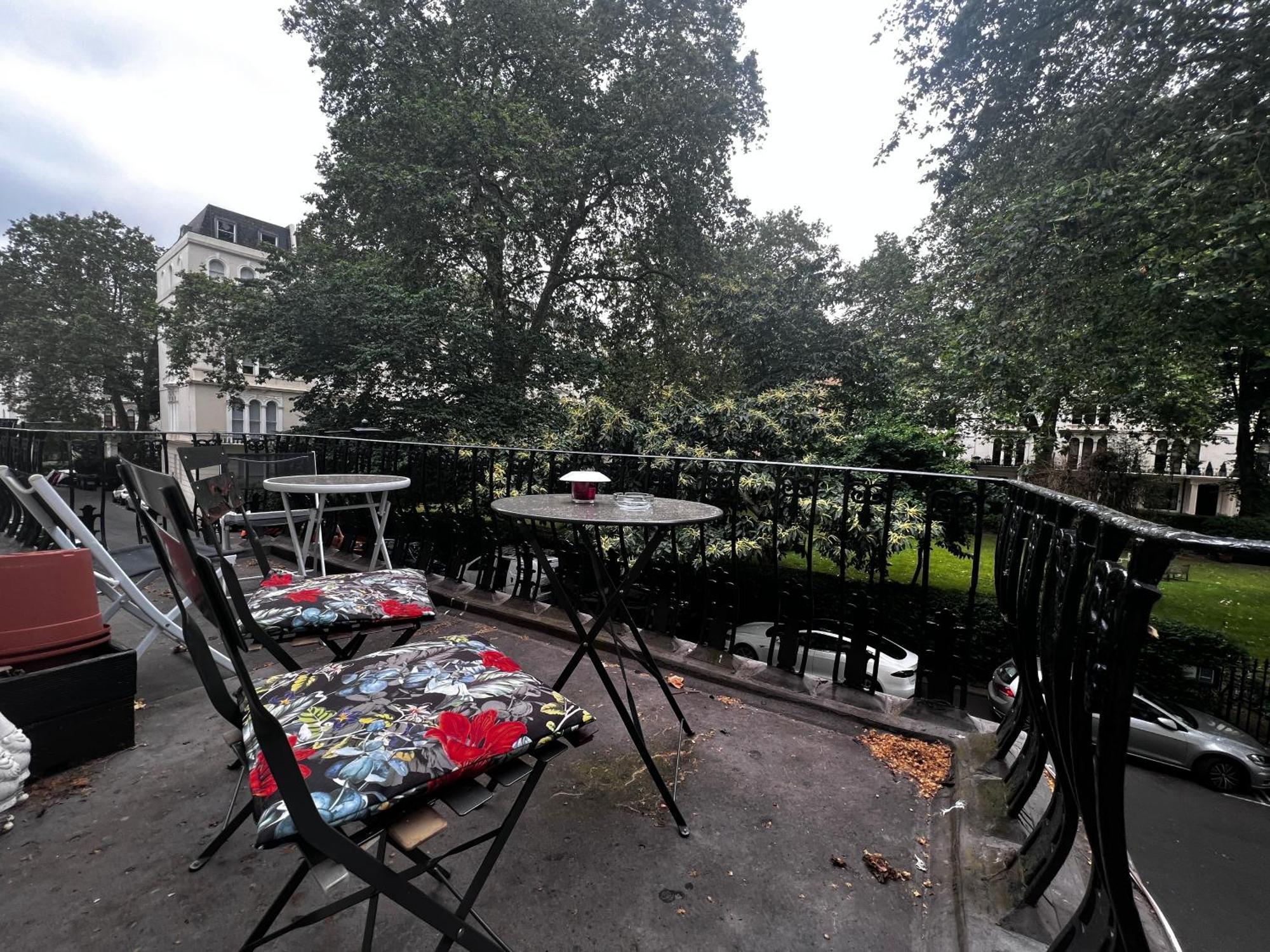 Hyde Park Studio Has Private Balcony With Tranquil Garden View Londra Exterior foto